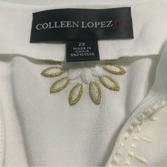 Coleen Lopez top EUC size 2X cream color w/ gold and white embroidery - Picture 6 of 11